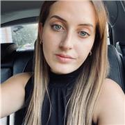 studentessa dell’ultimo anno di liceo linguistico