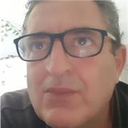 Alto nivel de inglés, dos años como profesor de inglés comercial. Conversación fluida y alto nivel cultural