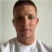 Laureato per aiuto compiti bambini e ragazzi di elementari e medie ( sia in presenza che a distanza )