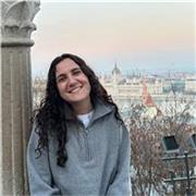 Cuidadora y profesora, apta para todos los niveles y edades