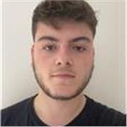 Studente Universitario frequentante la facoltà di Biologia da ripetizioni a bambini delle elementari