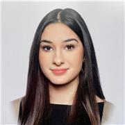 Profesora de inglés de Educación Primaria, especializada en la enseñanza del idioma a niños de esta etapa educativa