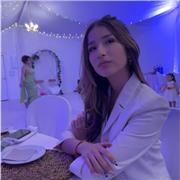 Me considero una persona amable y con paciencia , se me dan bien los niños