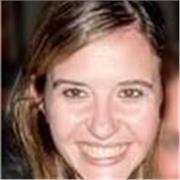 Psicóloga dedicada al apoyo de adolescentes y jóvenes en su autodescubrimiento, acompañamiento emocional y asesoría vocacional