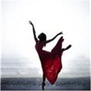 Professionelle Balletttänzerin unterrichtet : - Ballett - Contemporary Dance - Pilates - Flexibility - Salsa ... für alle Levels