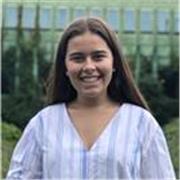 Universitaria con mucho entusiasmo por dar clases de español a cualquier tipo de público; desde niños que se estén iniciando en el idioma hasta extranjeros que quieran aprenderlo