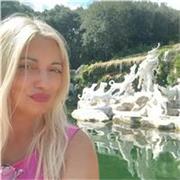 Laureata in Filosofia alla Federico II di Napoli