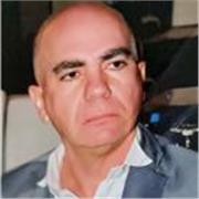 Doctor en Filosofía, profesor de disciplinas filosóficas, tutor de trabajos de conclusión de grado y posgrado