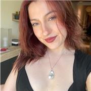 Profesora de inglés para mejorar el inglés de manera fácil y divertida antes de volver al cole