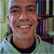 Profesor de inglés imparte clases a todos los niveles y todas las edades