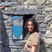 Laureanda in chimica industriale impartisce lezioni come aiutocompiti