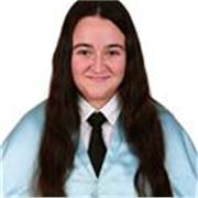 Maestra titulada con especialidad en la mención musical.