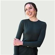Periodista y Psicóloga, por la Universidad de Sevilla. 
Imparto materias de Ciencias y Letras.