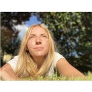 studentessa universitaria di comunicazione