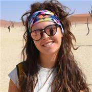 Sono laureata in giurisprudenza, con esperienza d’insegnamento e supporto di ragazzi con difficoltà di apprendimento. Ho ottenuto un master in economia e discipline statistiche-economiche e l’abilitazione all’insegnamento. 
Sono paziente e disponibile ad