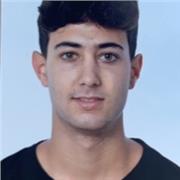 Profesor de matemáticas imparte clases a alumn@s de primaria, eso, y bachillerato de sociales