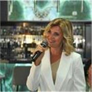 Sono insegnante di pianoforte, anche accompagnatrice di musica, ho esperienza di 20 anni, laureata, vengo dalla Bielorussia, abito a Roma zona Labaro