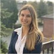 Bilingue anglais-allemand, apprentissage simple et vivant. Je suis passionnée par la transmission. 