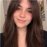 Soy una persona responsable, paciente y comprometida con el aprendizaje de los niños y también con aprender jugando.