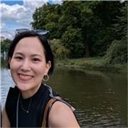 Native Japanese speaker based in London with experience working in bilingual international environments