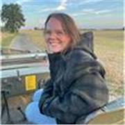 Professeure de français bilingue, née et vivant en France. J'enseigne du niveau débutant au niveau confirmé. 