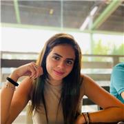 Graduada en derecho y ade imparte clases a alumnos hasta nivel de 2 de bachillerato de