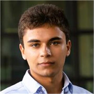 Tomás