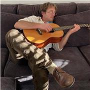 Chitarrista con esperienza trentennale offre lezioni private di chitarra moderna