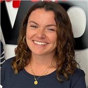 Diplomée d'un master en langues, ayant vécu 2 ans en Espagne et six mois en Amérique latine