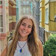 Optimista, amable, empática, trabajadora.
Educación Infantil / Primaria