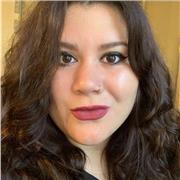 Profesora titulada en Historia transmitir su pasión por la asignatura.