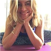 ¿Y si el yoga fuera justo lo que tu cuerpo y tu mente están pidiendo? Clases de yoga individuales y en grupo