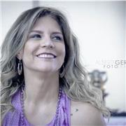 Ofrecemos clases de yoga y meditación. Terapias de Reiki