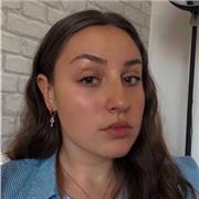 Bonjour, étudiante en bachelor 2, je peux accompagner dans les devoirs ou donner des cours dans les matières générales (Français, anglais, maths (collège), histoire géographie, etc…