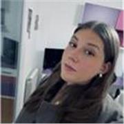 Soy marina se me dan muy bien los niños trabajé con personas mayores y parto de auxiliar de enfermería 