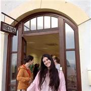 Diplomata liceo impartisce lezioni di inglese per bambini e ragazzi delle scuole elementari, medie e superiori