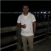 Licenciado en matemáticas imparte clases a estudiantes de todas las edades