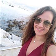 Laureata in economia con tesi sul debito pubblico, master di secondo livello in economia delle pubbliche amministrazioni.