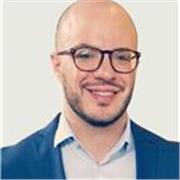 Docente di ruolo con C2 in tedesco, laurea e master in lingua tedesca. Offro lezioni personalizzate a studenti di medie, superiori