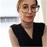 Profesora de inglés y francés con Grado en Lenguas Modernas y Máster en Educación Secundaria y Bachillerato