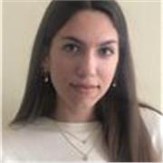 Insegnante di spagnolo. Studentessa universitaria con diploma superiore di liceo linguistico e certificazione linguistica a livello C1