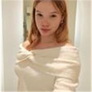 Professeur particulier qui donne des cours de soutien pour la préparation du bac de français