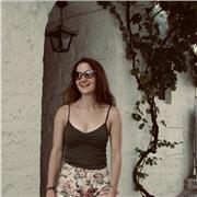 Laureata in economia con diploma in Canada offre ripetizioni di inglese, italiano, storia, geografia