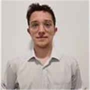 Filosofía para Bachillerato y ESO e Inglés (nivel C1 acreditado), así como clases para primaria