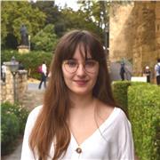 Graduada en el Conservatorio Superior en la especialidad de Composición y pianista, clases de todos los niveles!