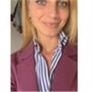 Laureata con 110 e lode in Lingue e Letterature straniere, 6 anni di esperienza in Inghilterra, da due anni insegnante in Italia