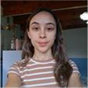 Profesora de español, impartiendo clases a todas las edad, modificando según la capacidad