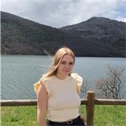 La economía y las matemáticas es algo que se me da muy bien, y podría enseñar matemáticas sobre todo a primaria y la eso, economía