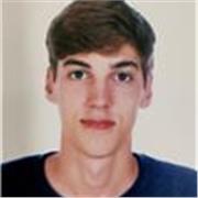 Estudiante de grado en Matemáticas imparte clases para todas las edades