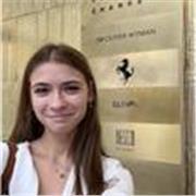 Studentessa universitaria impartisce lezioni di inglese, italiano, diritto e pianoforte
